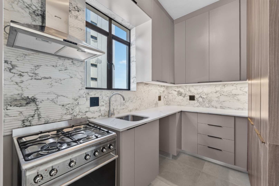 1 Bedroom Property for Sale in Sea Point Western Cape